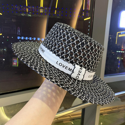 Palarie de dama moderna cu franjuri in alb si negru