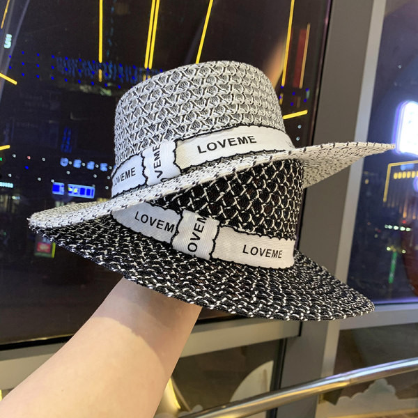 Palarie de dama moderna cu franjuri in alb si negru