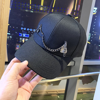 Palarie moderna de dama cu vizor si lant metalic