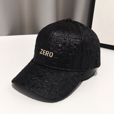 Palarie de dama din piele cu vizor si inscriptionare