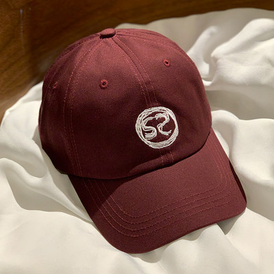 Palarie casual cu vizor si broderie potrivita pentru femei si barbati