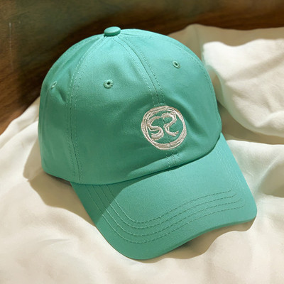 Palarie casual cu vizor si broderie potrivita pentru femei si barbati