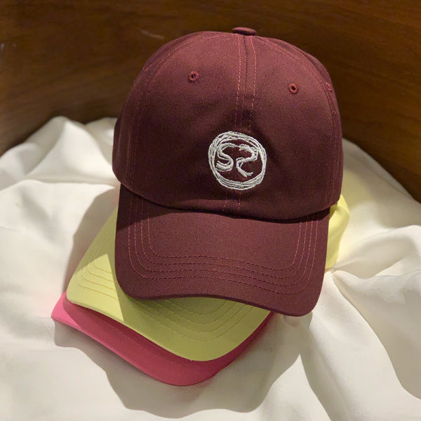 Palarie casual cu vizor si broderie potrivita pentru femei si barbati