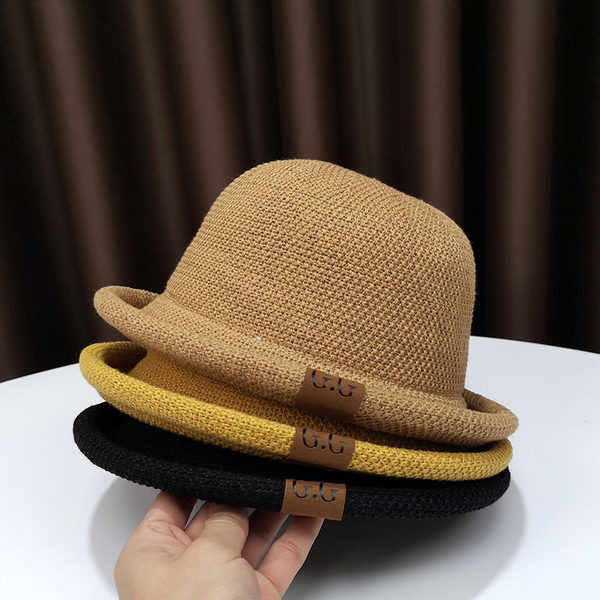 Ženska ljetna kapa sa grbom i šilterom