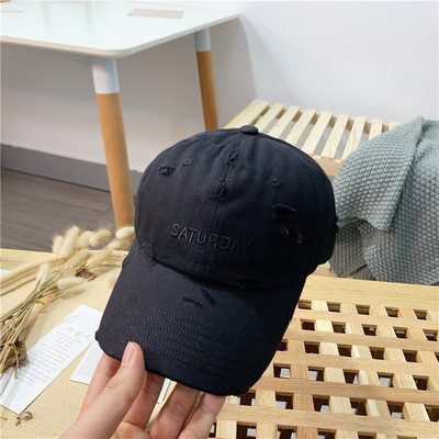 Υφαντικό καπέλο με γείσο και κέντημα