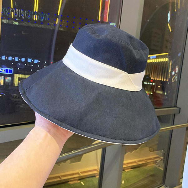 Palarie de dama moderna cu franjuri in mai multe culori