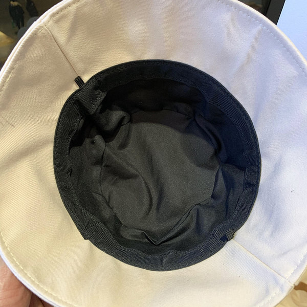 Palarie de dama model nou cu inscriptie in mai multe culori