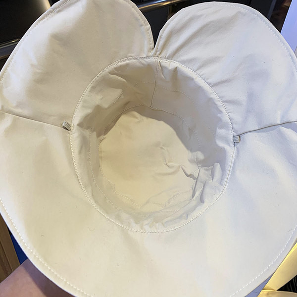 Palarie moderna de dama cu broderie si panglica