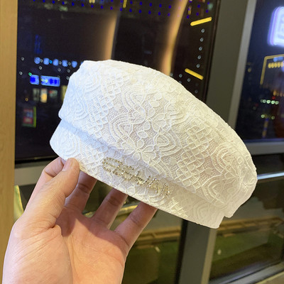 Pălărie modernă tip beretă pentru femei cu inscripție metalică