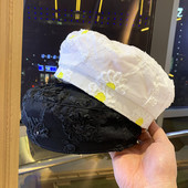 Pălărie modernă pentru femei cu paiete în alb și negru