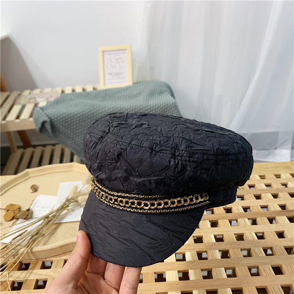 Bereta dama cu decor metalic