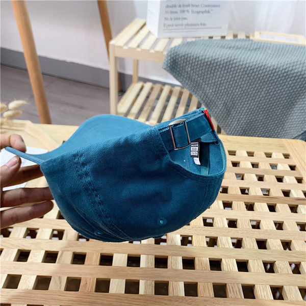 Palarie casual cu vizor si broderie potrivita pentru barbati si femei