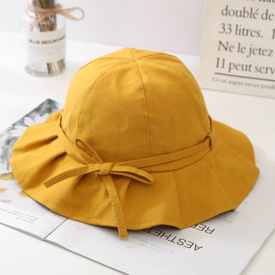 Aktualni ženski šešir sa vezicama