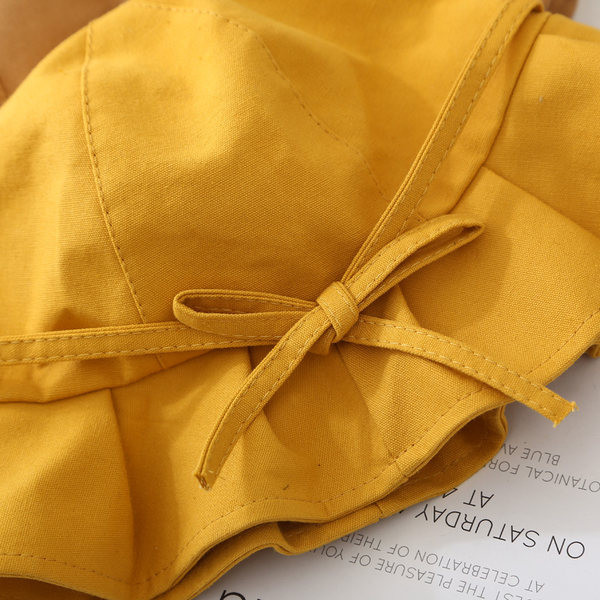 Aktualni ženski šešir sa vezicama