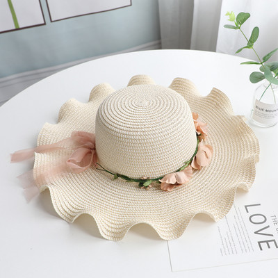 Ženska kapa za zaštitu od sunca s resama i cvjetnim ukrasom