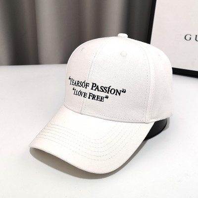 Pălărie de ajustare pentru femei cu inscripție și vizor