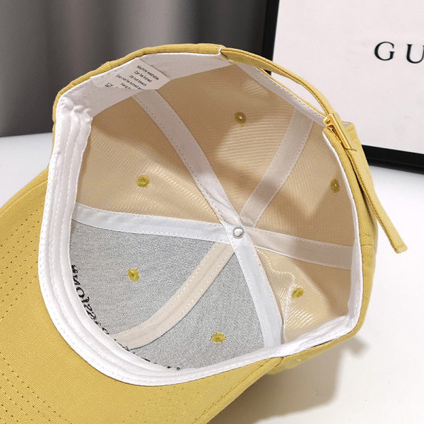 Pălărie de ajustare pentru femei cu inscripție și vizor