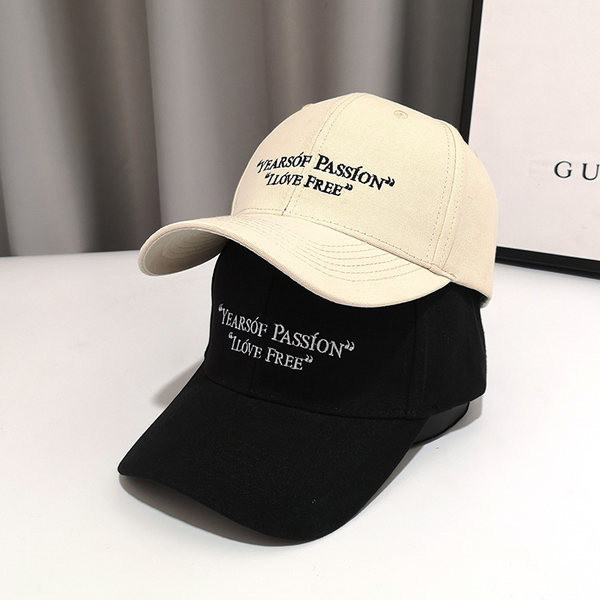 Pălărie de ajustare pentru femei cu inscripție și vizor