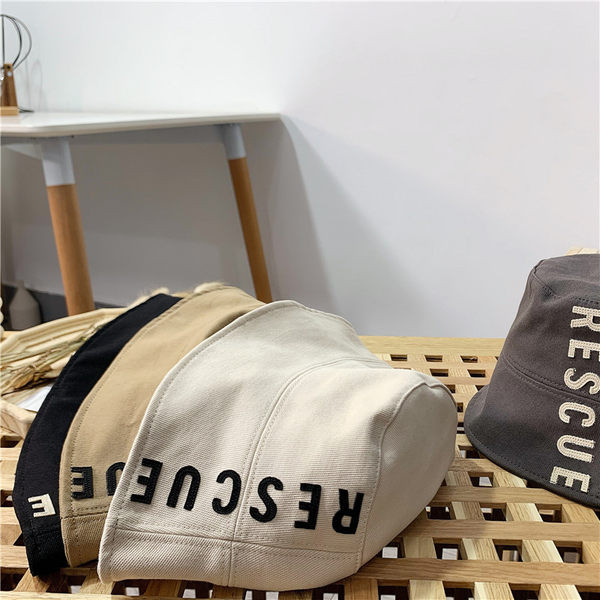 Pălărie de pescuit pentru femei cu inscripție