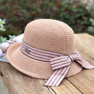 Καλοκαιρινό γυναικείο καπέλο με γείσο και ριγέ κορδέλα