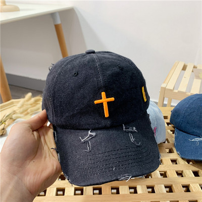 Palarie din denim cu vizor si motive rupte