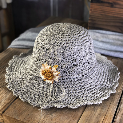 Καλοκαιρινό  γυναικείο καπέλο με κρόσσια και λουλούδια