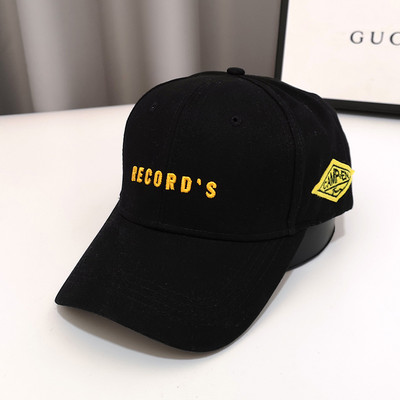 Γυναικείο καπέλο σε διάφορα χρώματα με επιγραφή και γείσο