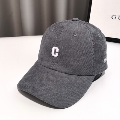 Pălărie de catifea pentru femei cu inscripție