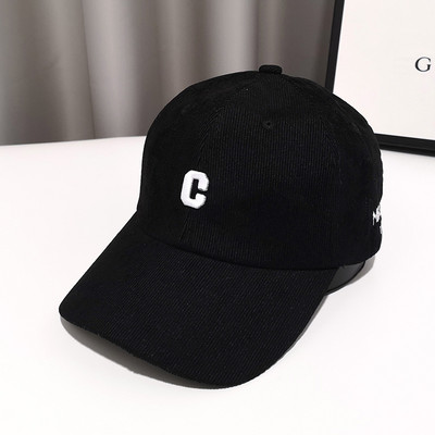 Pălărie de catifea pentru femei cu inscripție