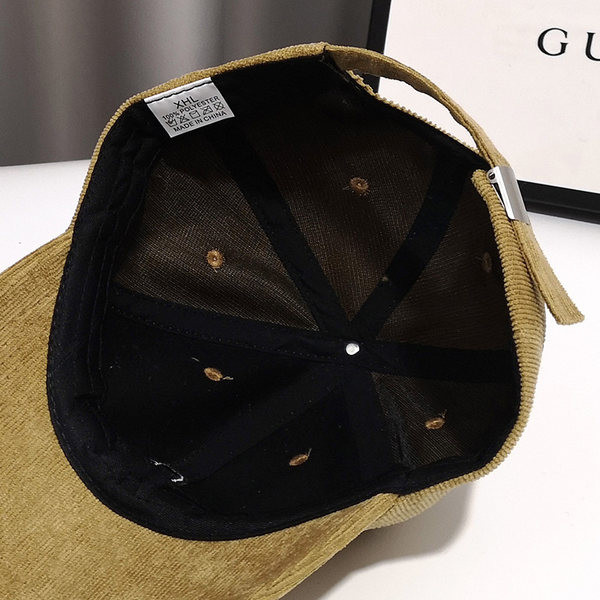 Pălărie de catifea pentru femei cu inscripție