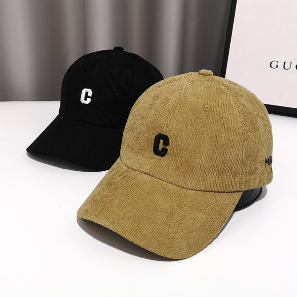 Pălărie de catifea pentru femei cu inscripție