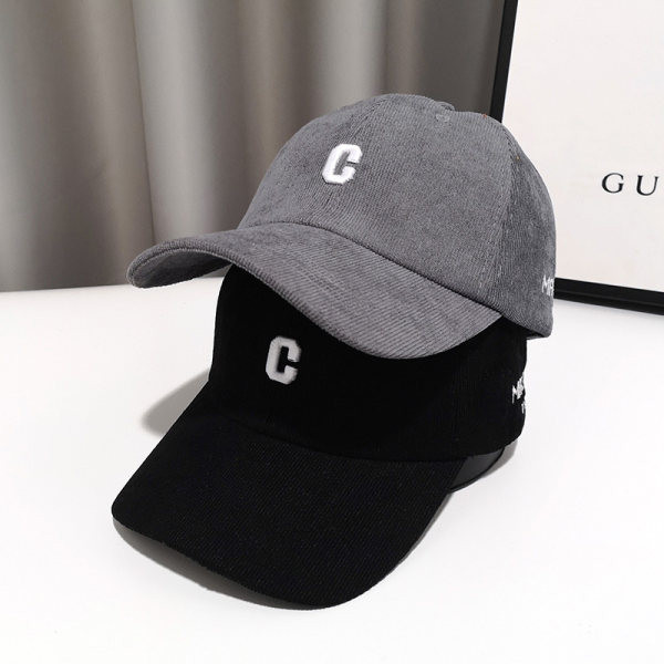 Pălărie de catifea pentru femei cu inscripție