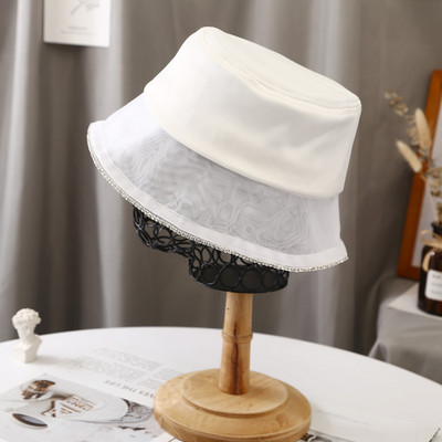 Pălărie de pescuit de zi cu zi pentru femei - în alb și negru