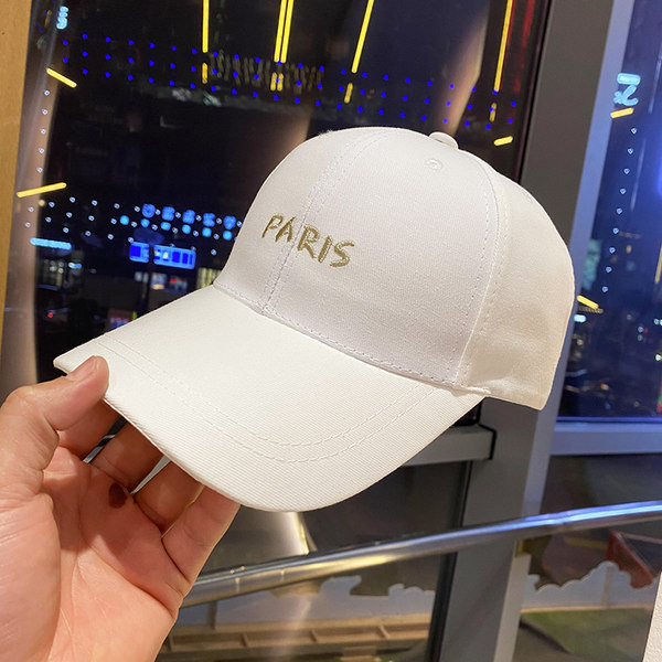 Pălărie modernă de damă cu vizor și inscripție broderie