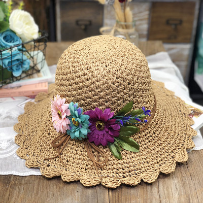 Palarie de dama de vara cu flori colorate si vizor