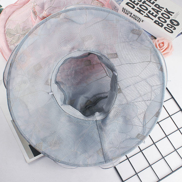 Palarie de dama actuala cu panglica si motive florale