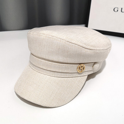 Șapcă modernă de damă cu decor metalic