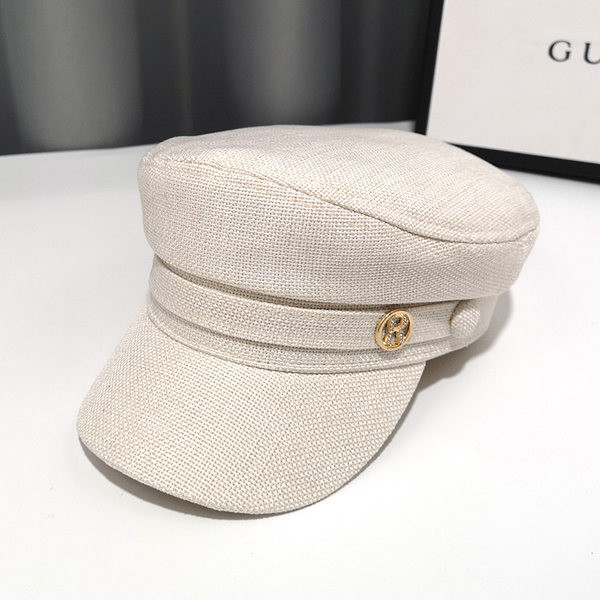 Șapcă modernă de damă cu decor metalic