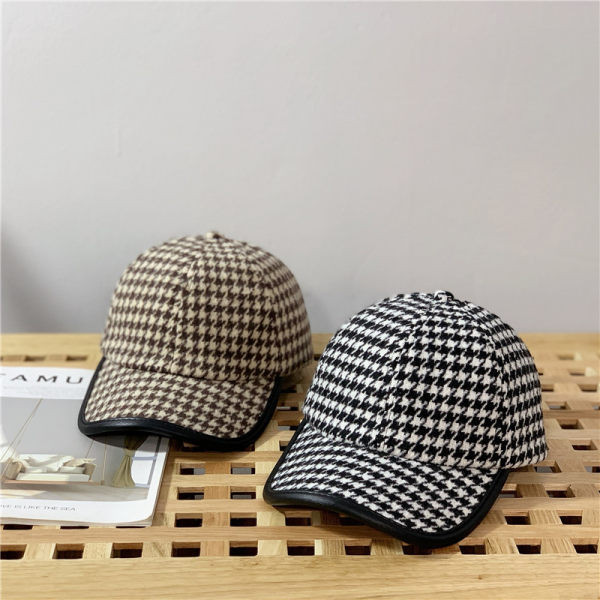 Palarie casual in carouri pentru femei