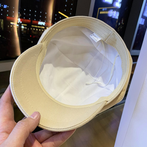 Palarie textila dama model nou cu litera metalica