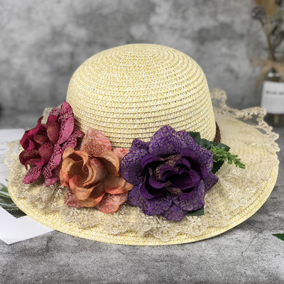 Palarie de dama cu flori colorate si dantela