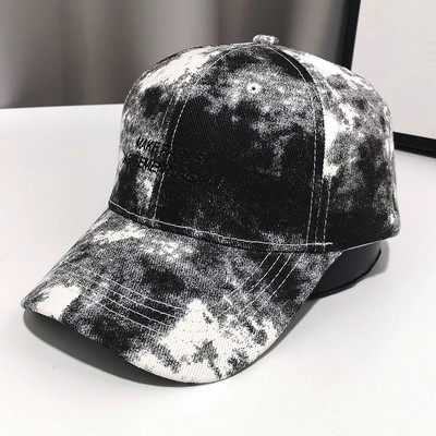 Γυναικείο καπέλο σε τέσσερα χρώματα με γείσο