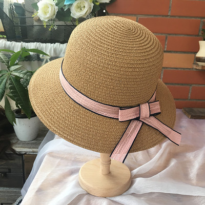 Γυναικείο ψάθινο καπέλο με κορδέλα και γείσο