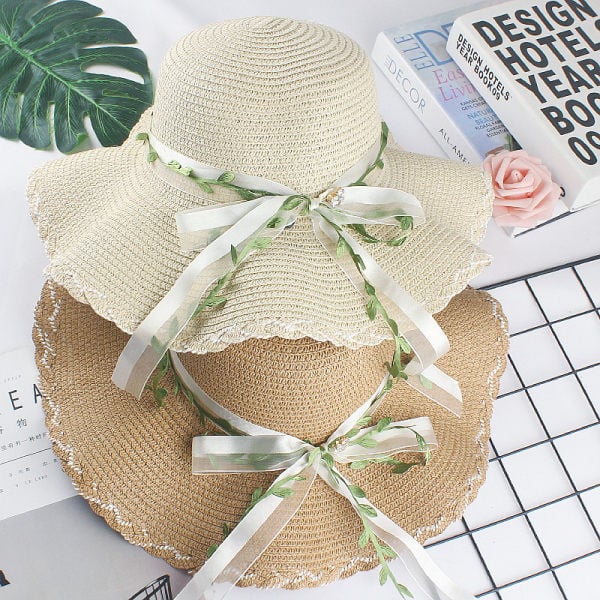 Pălărie de paie pentru femei cu panglică