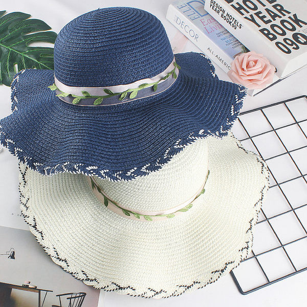 Pălărie de paie pentru femei cu panglică