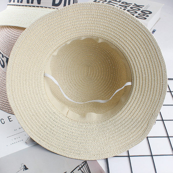 Pălărie de damă cu inscripții - potrivită pentru plajă