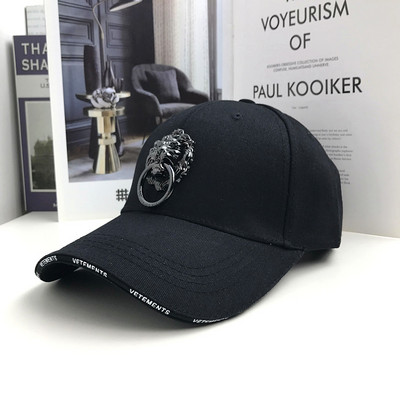 Palarie moderna de dama cu element metalic si vizor