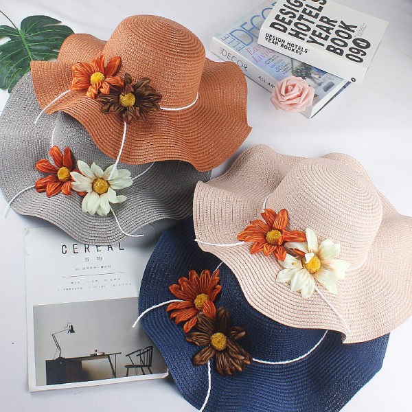 Pălărie de paie pentru femei cu flori 3D
