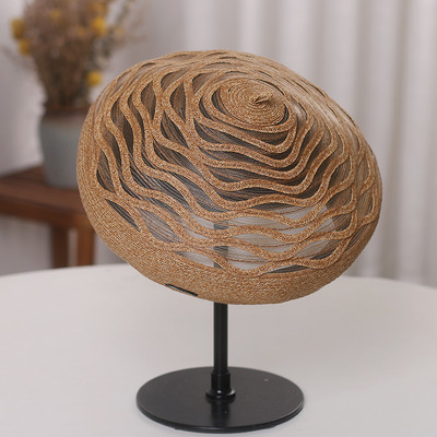 Palarie de dama tip bereta potrivita pentru primavara