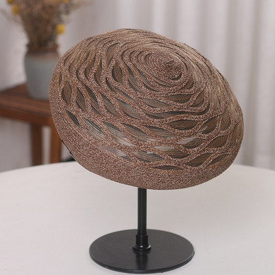 Palarie de dama tip bereta potrivita pentru primavara